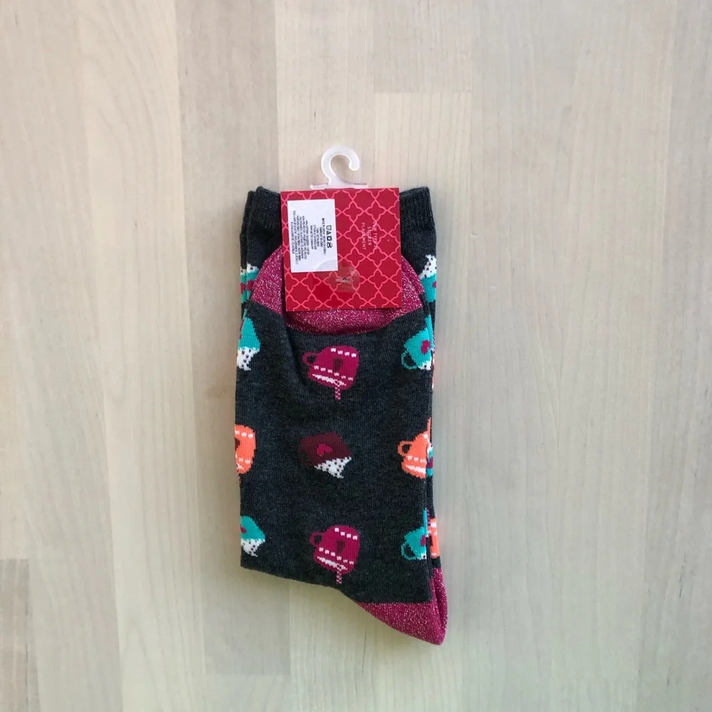 Kelly & Katie Hot Cocoa Coffee Mug Crew Socks
